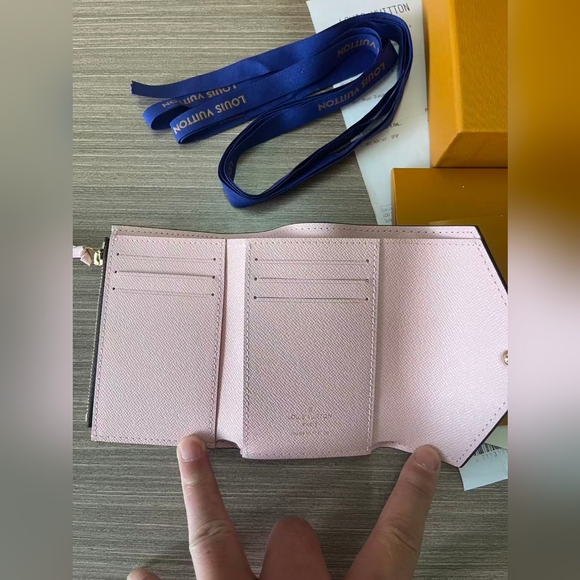 Louis Vuitton Victorine Wallet - Picture 6 of 11